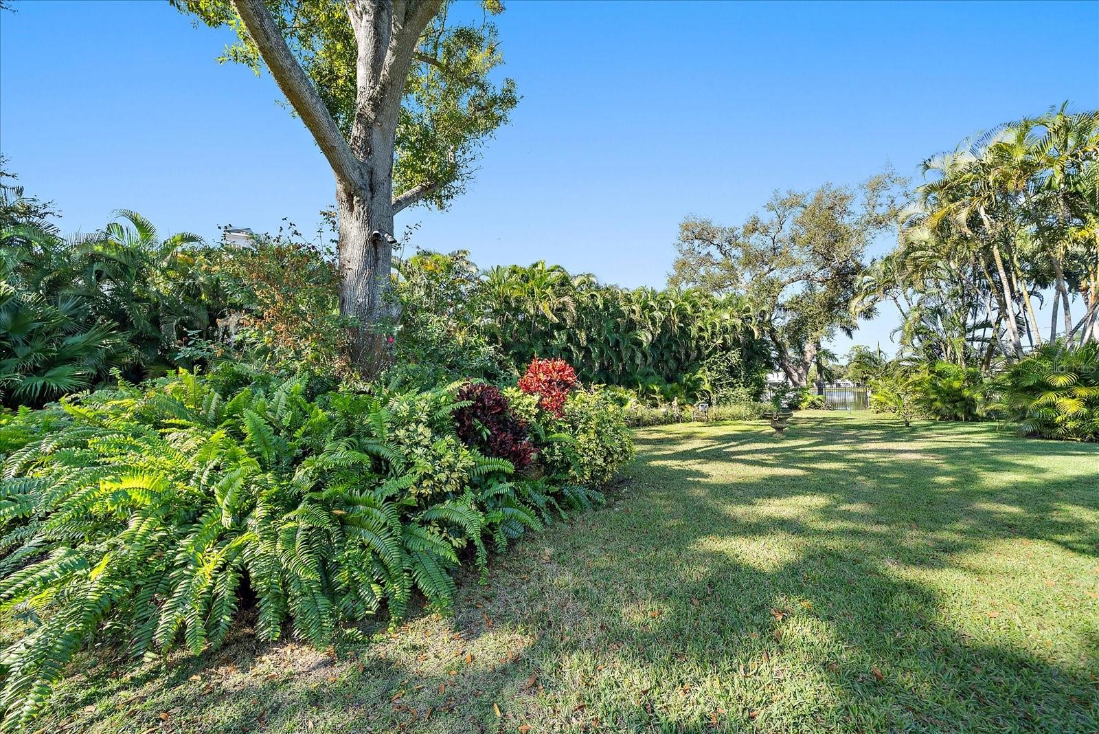 Image 14 of 27 For 1643 Lakeshore Drive