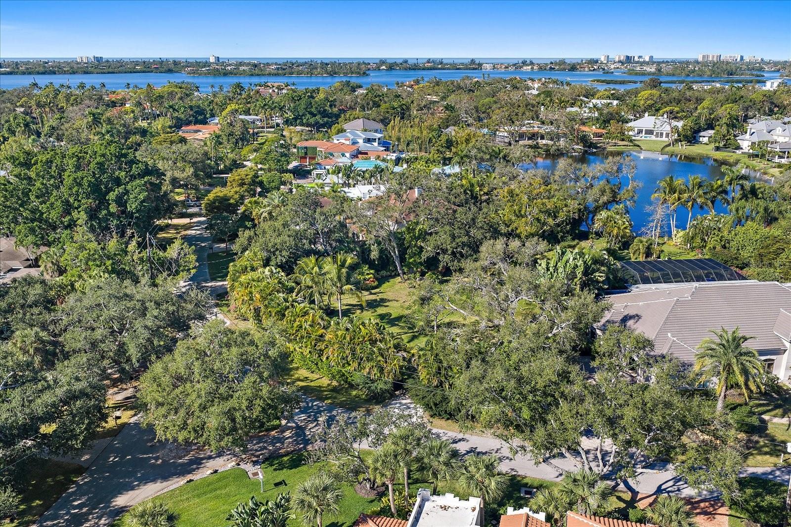 Image 15 of 27 For 1643 Lakeshore Drive