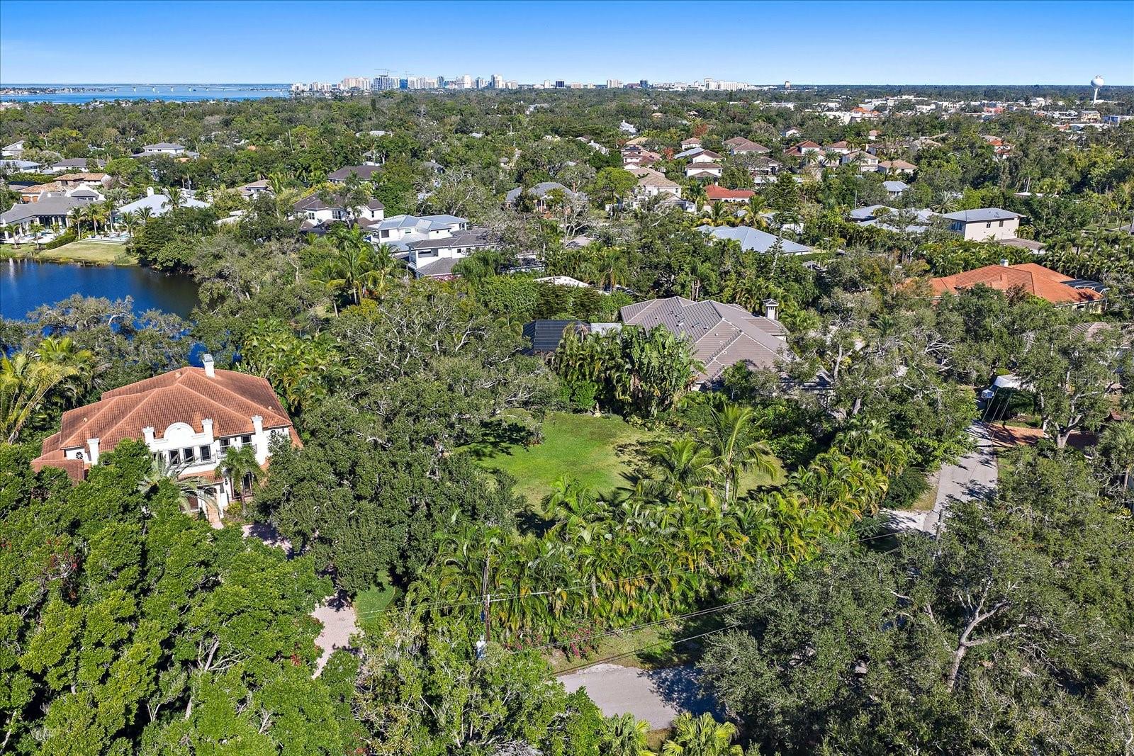 Image 17 of 27 For 1643 Lakeshore Drive