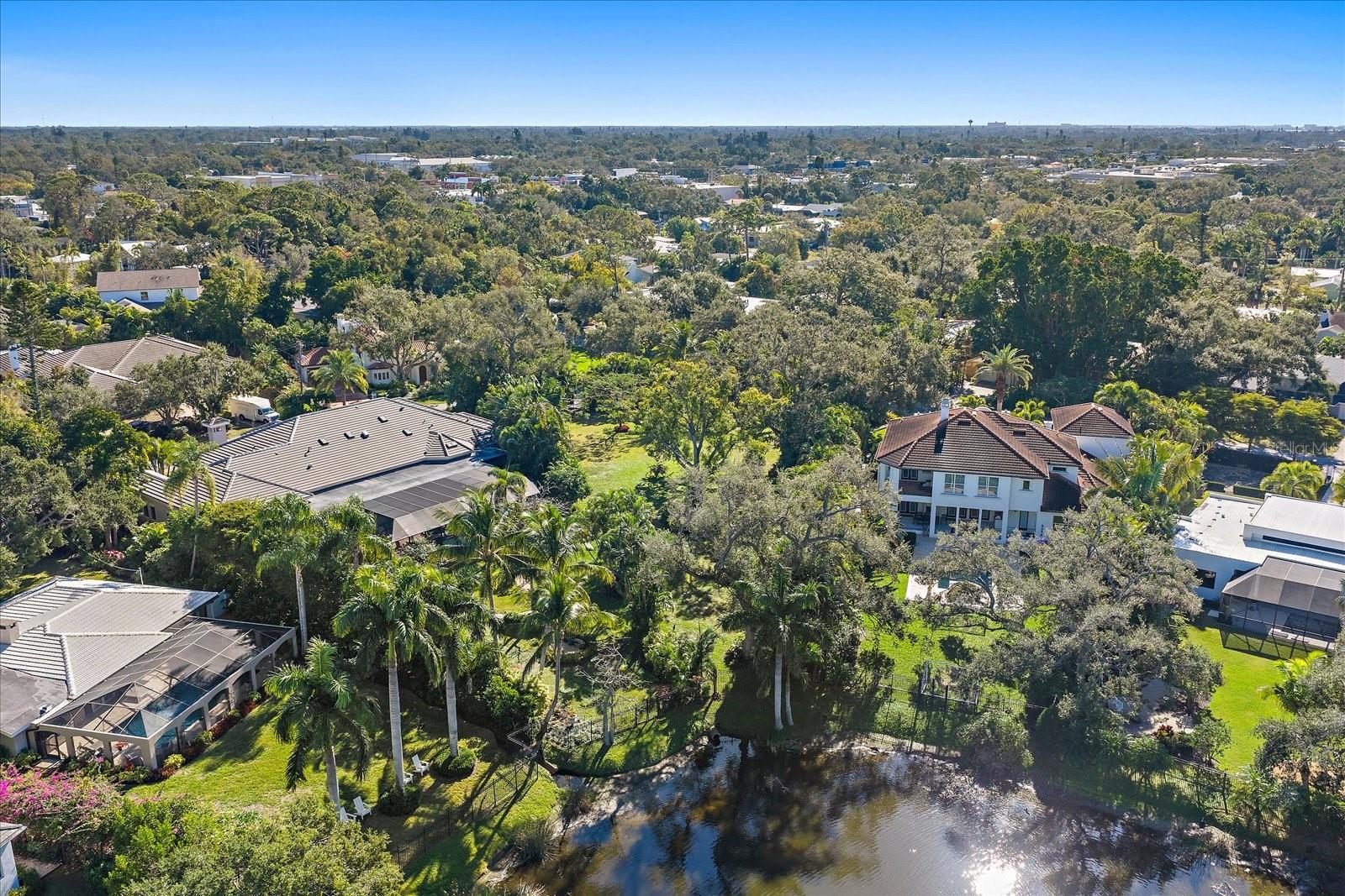 Image 19 of 27 For 1643 Lakeshore Drive