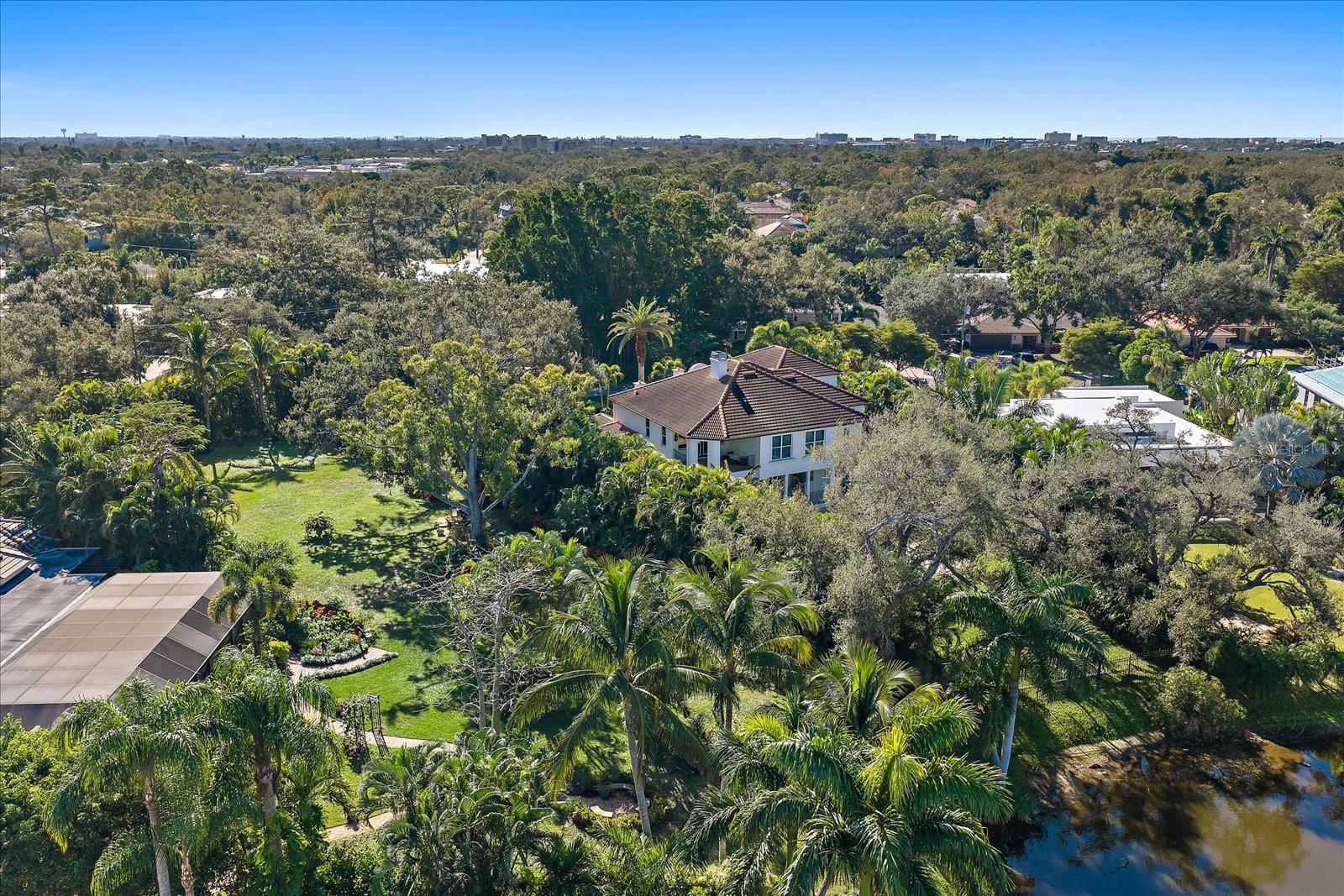 Image 21 of 27 For 1643 Lakeshore Drive