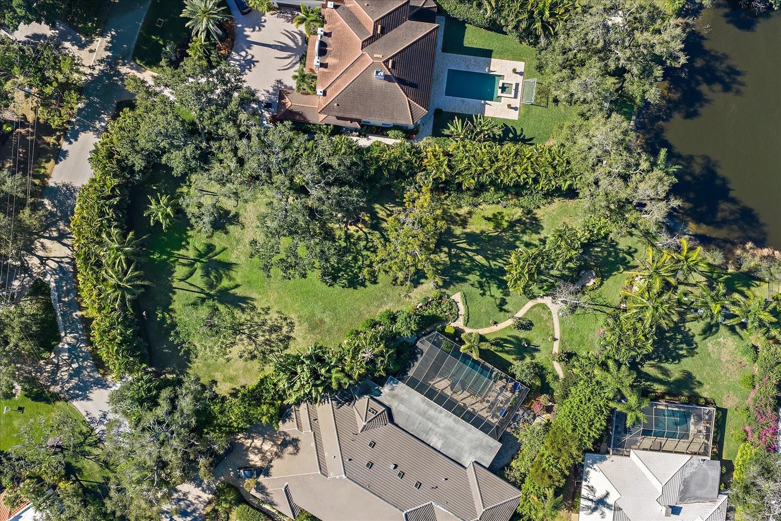 Image 23 of 27 For 1643 Lakeshore Drive