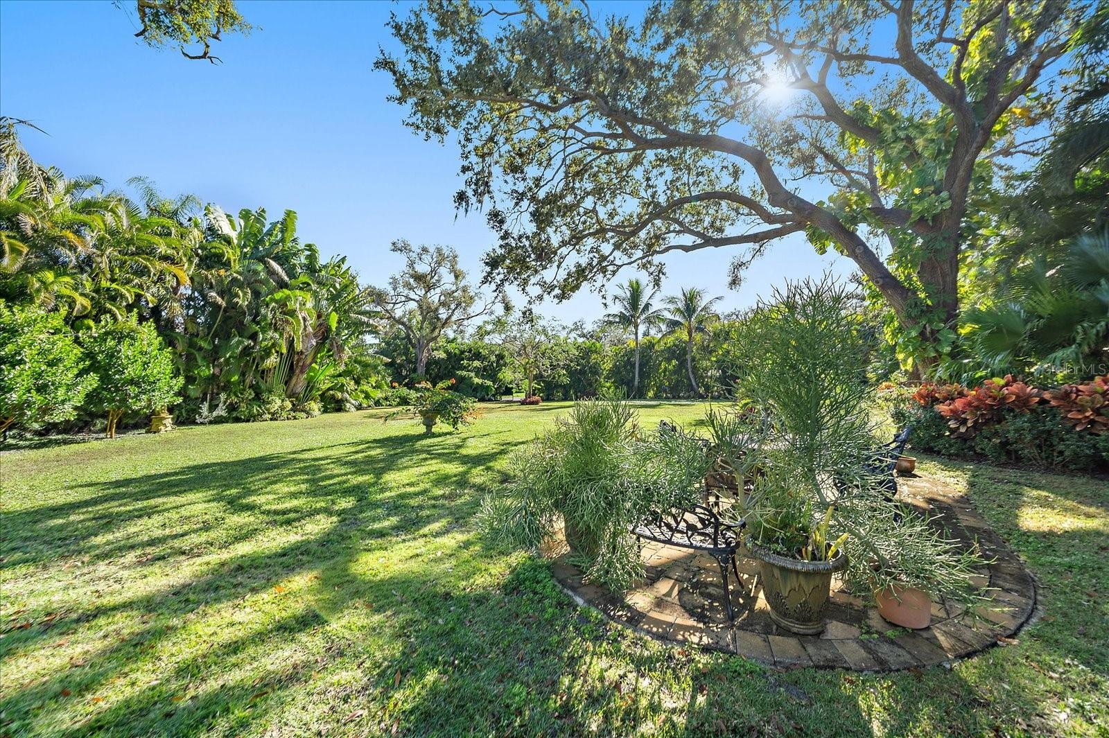 Image 9 of 27 For 1643 Lakeshore Drive