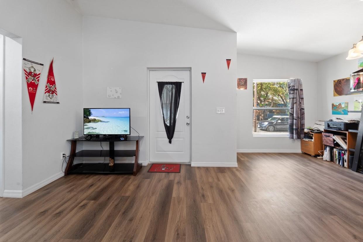 Image 4 of 20 For 1650 14th Street S