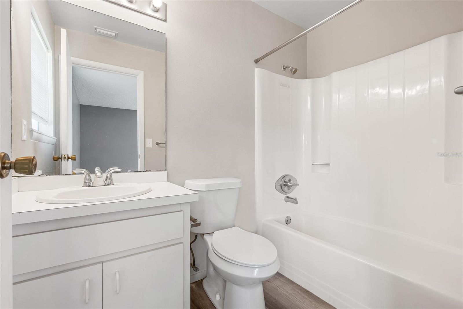 Image 16 of 34 For 613 45th Street E