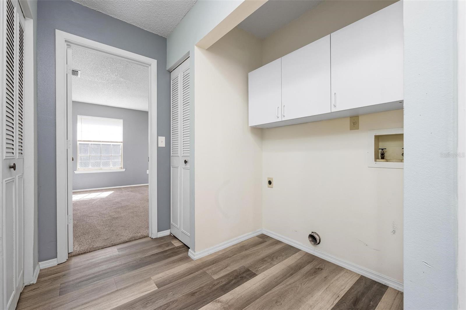 Image 21 of 34 For 613 45th Street E