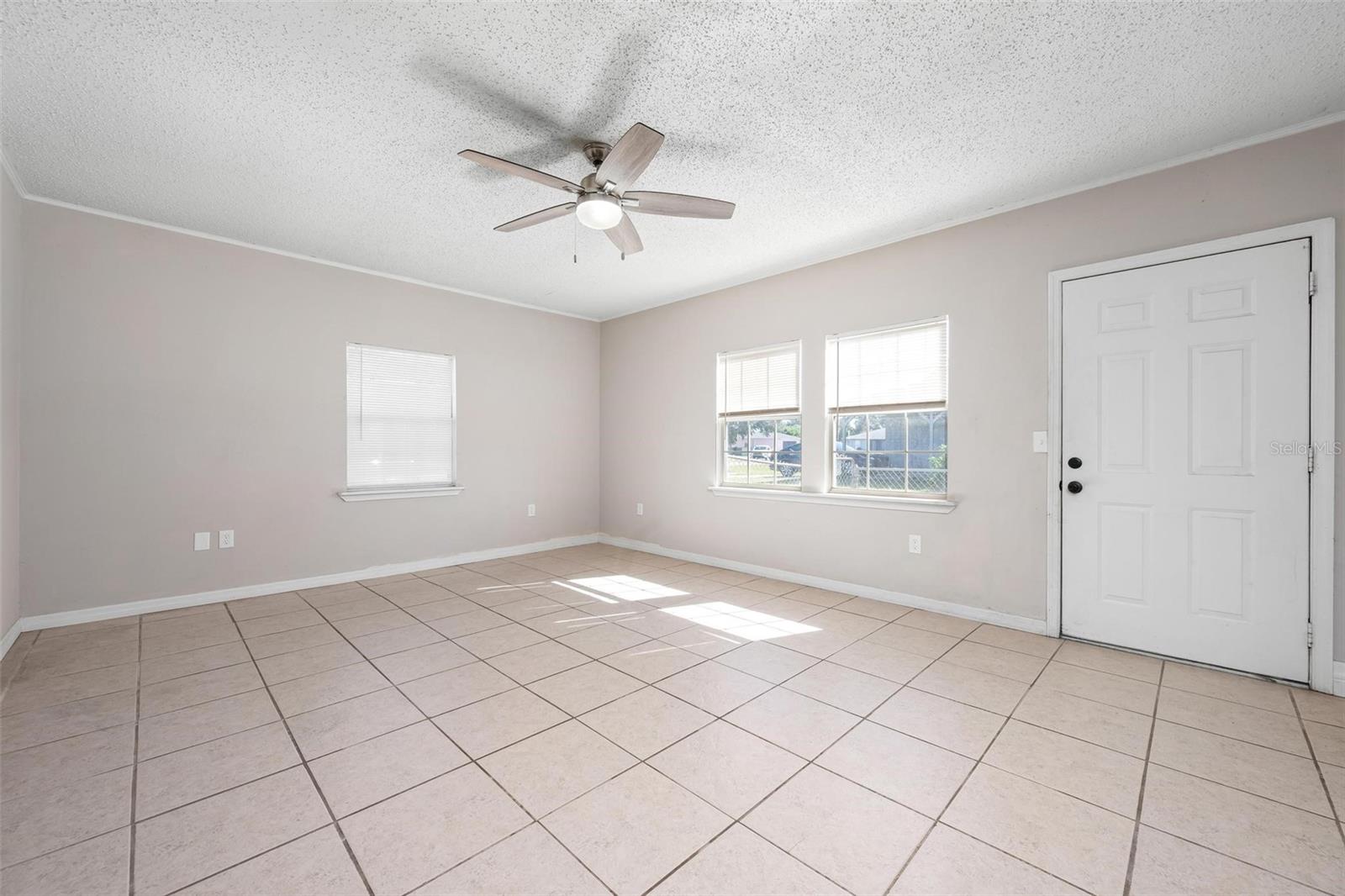 Image 22 of 34 For 613 45th Street E