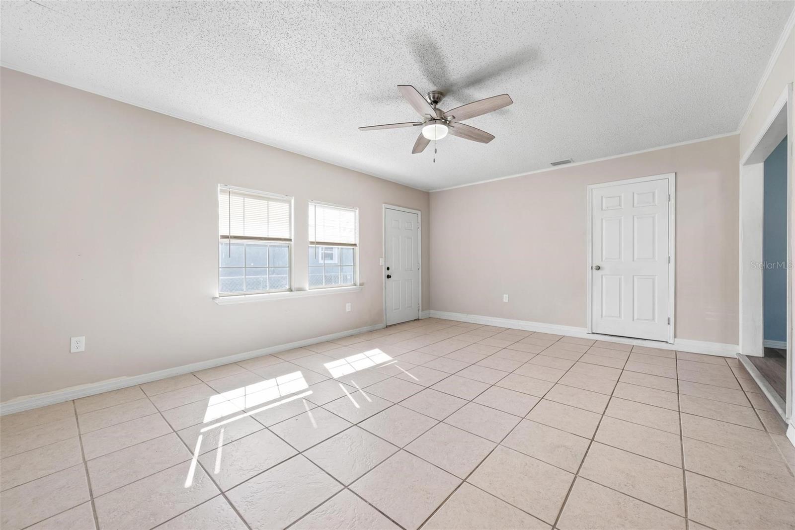 Image 23 of 34 For 613 45th Street E