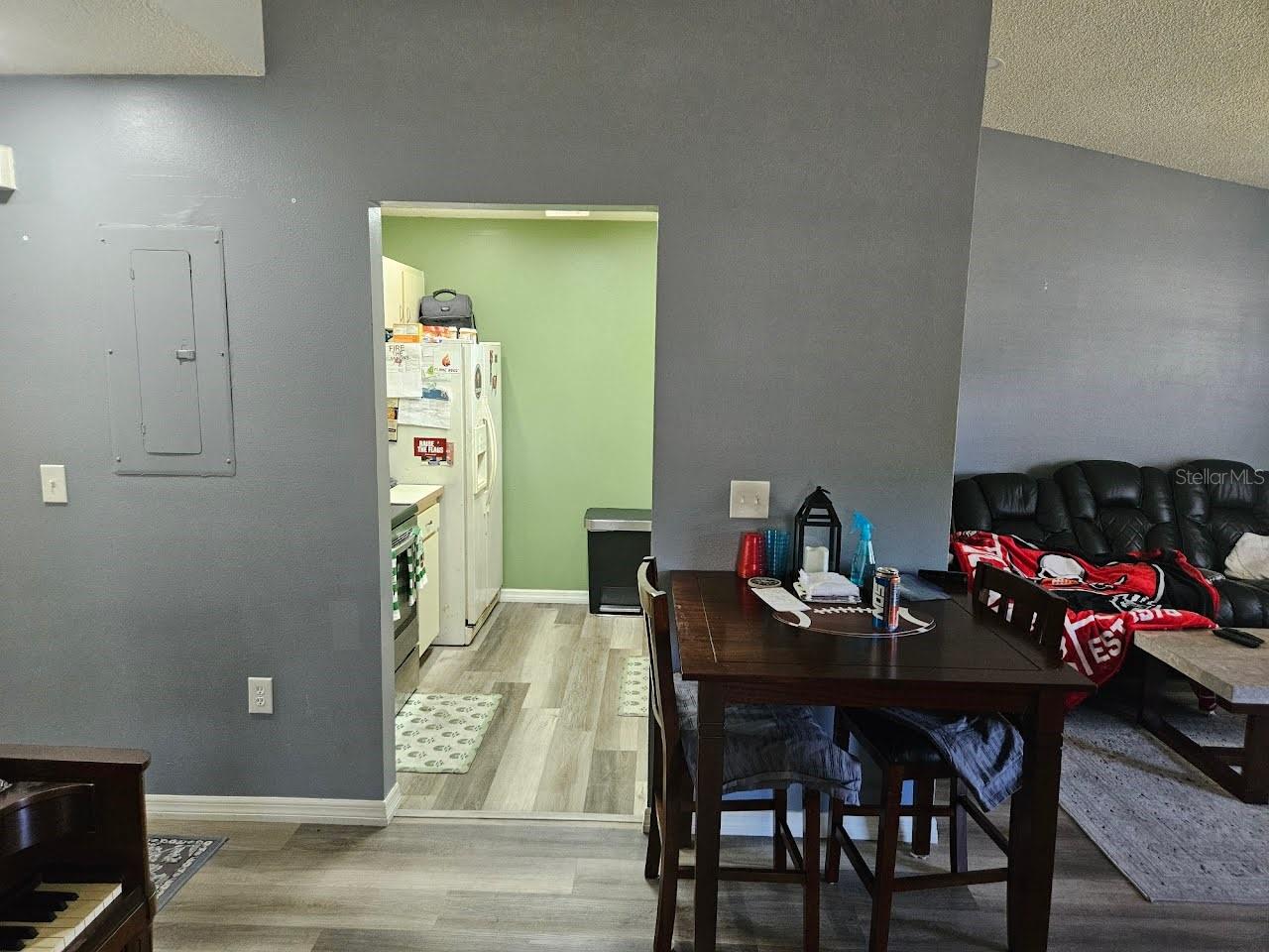 Image 6 of 12 For 613 45th Street E