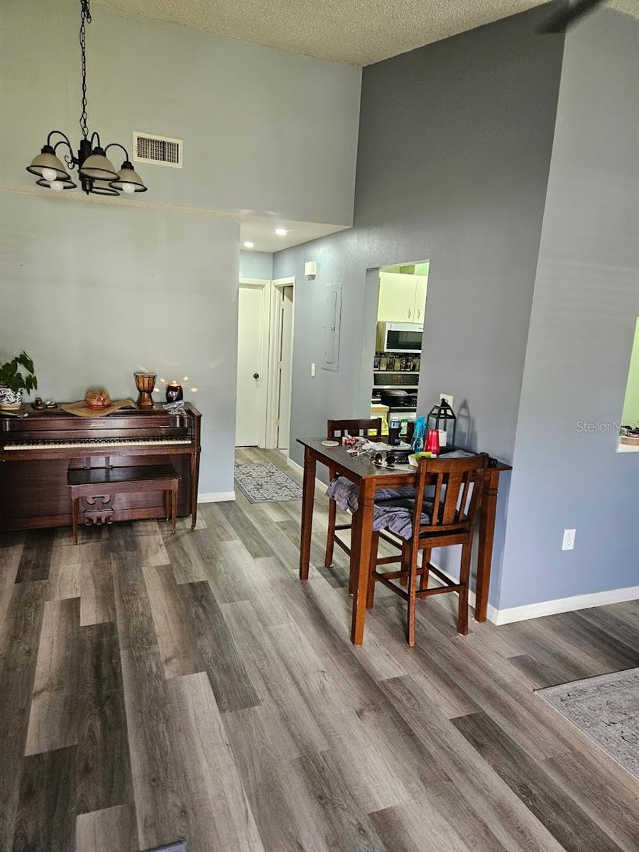 Image 7 of 12 For 613 45th Street E
