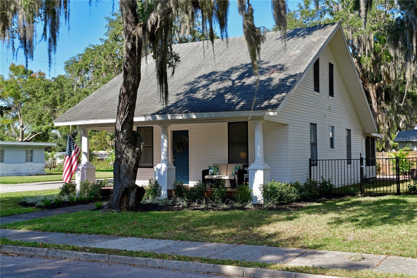 Image 2 of 18 For 1318 6th Street W