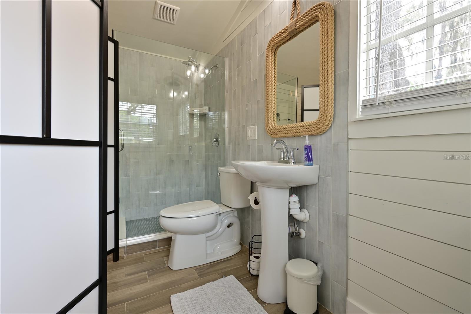 Image 9 of 18 For 1318 6th Street W