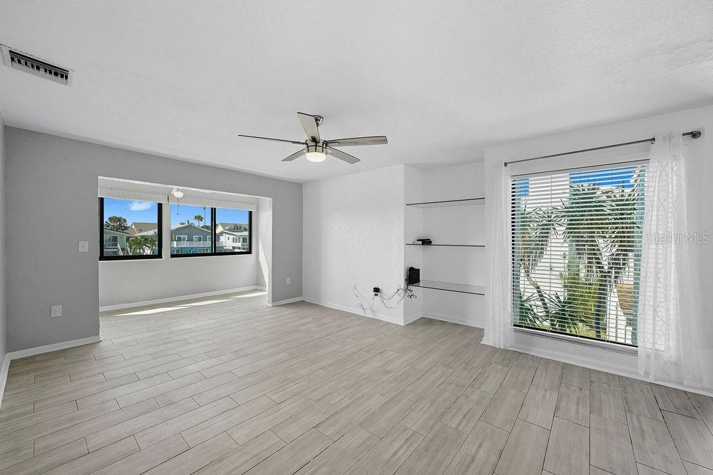 Image 4 of 71 For 1 Windrush Boulevard 98