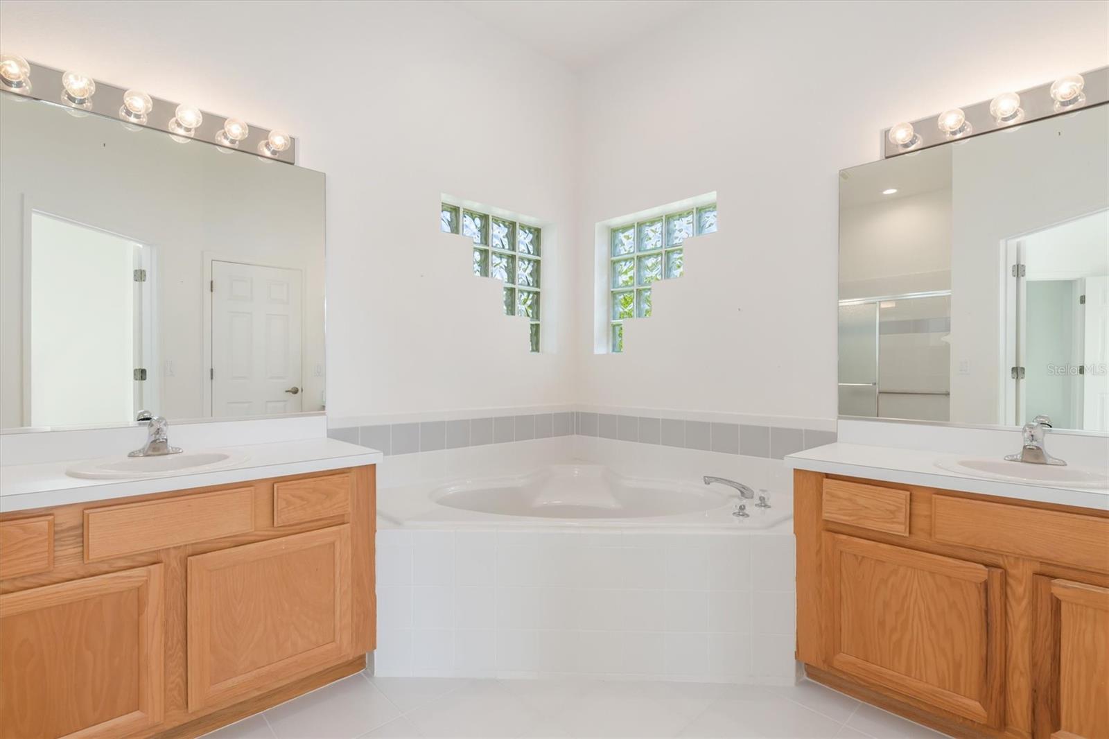 Image 26 of 50 For 6319 Sturbridge Court