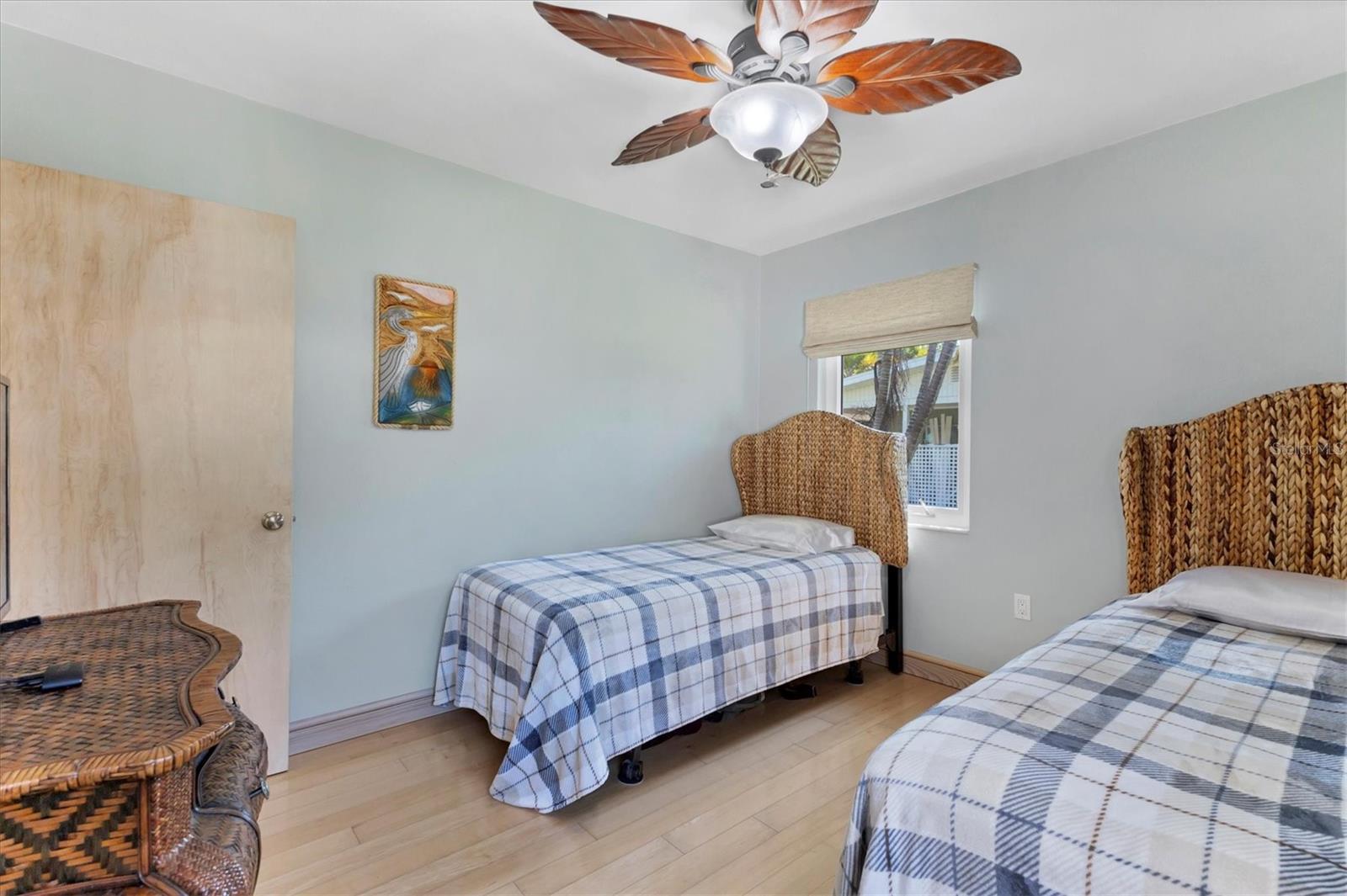Image 28 of 57 For 1814 7th Street W