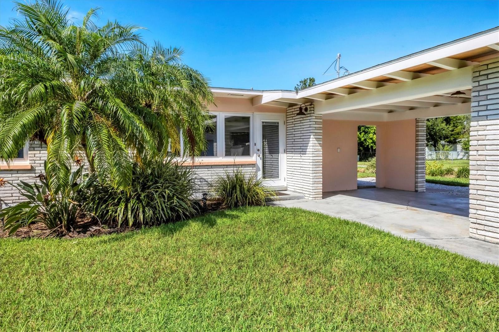 Image 3 of 57 For 1814 7th Street W