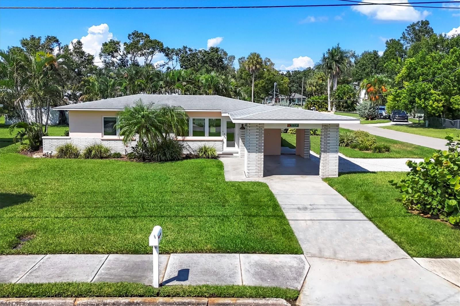 Image 7 of 57 For 1814 7th Street W