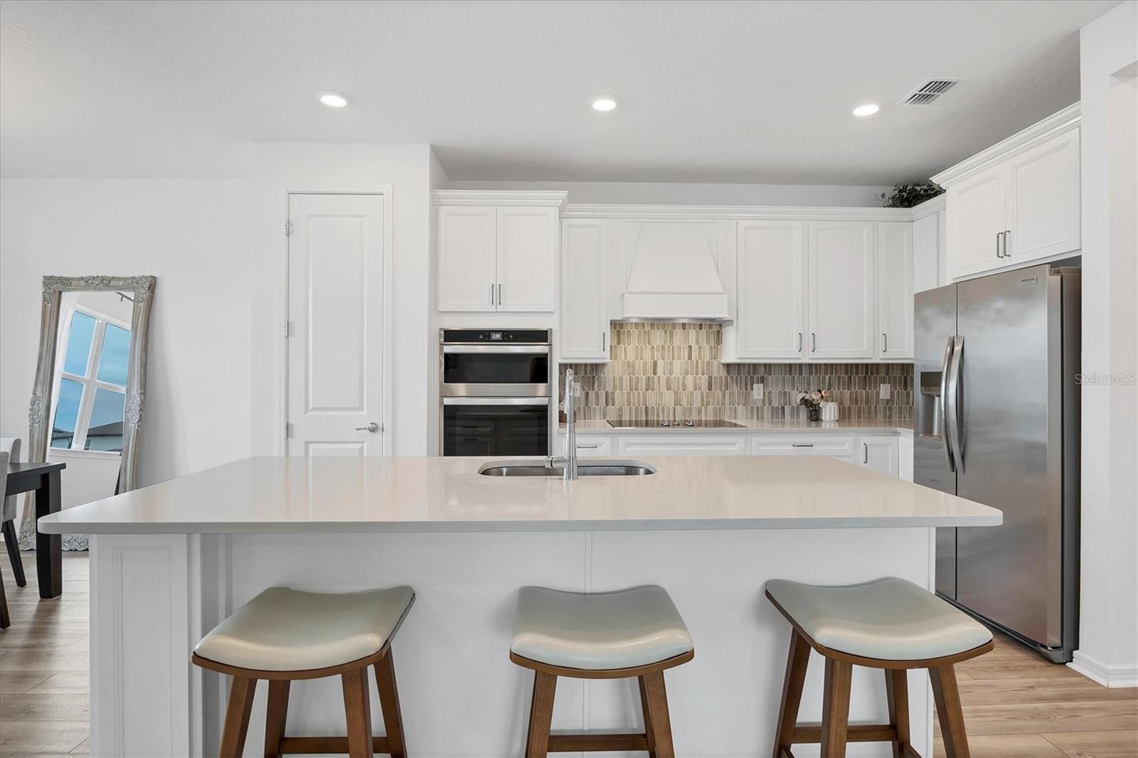 Image 10 of 58 For 9528 Lamine Way