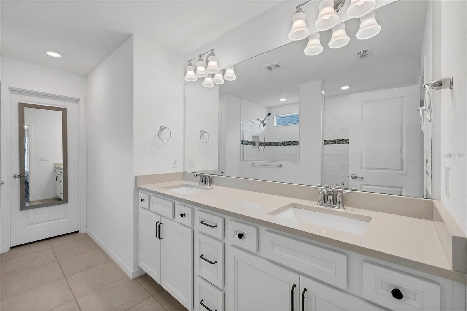 Image 21 of 58 For 9528 Lamine Way