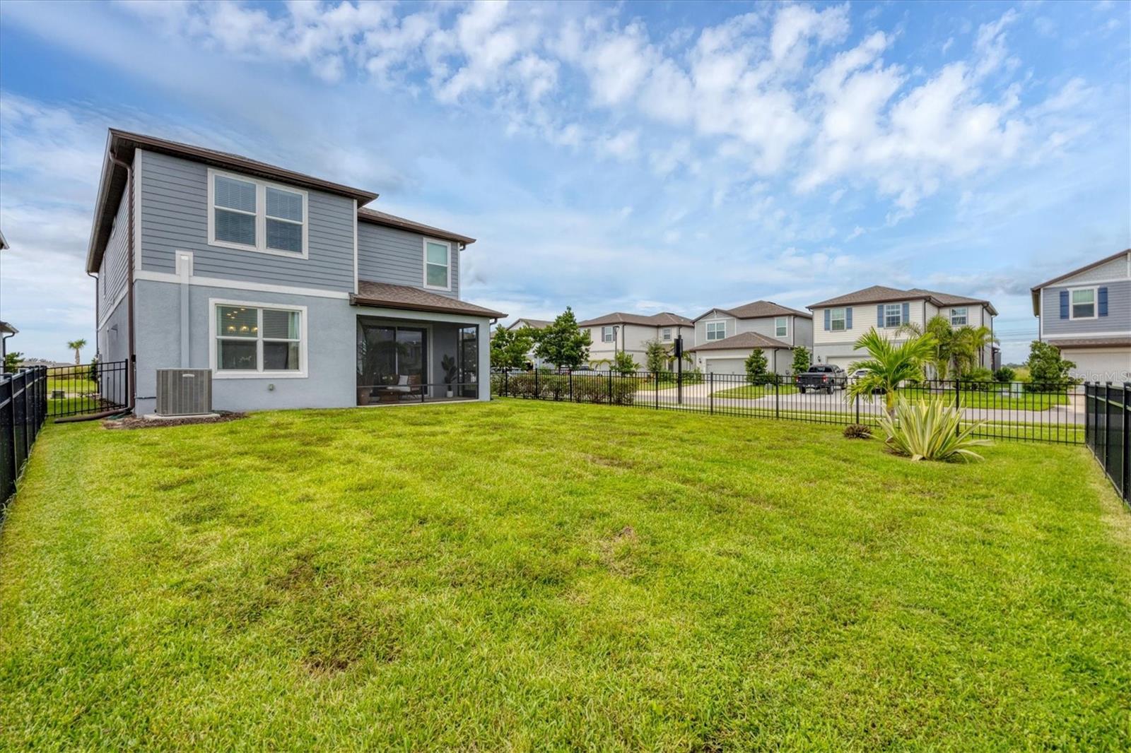 Image 37 of 58 For 9528 Lamine Way