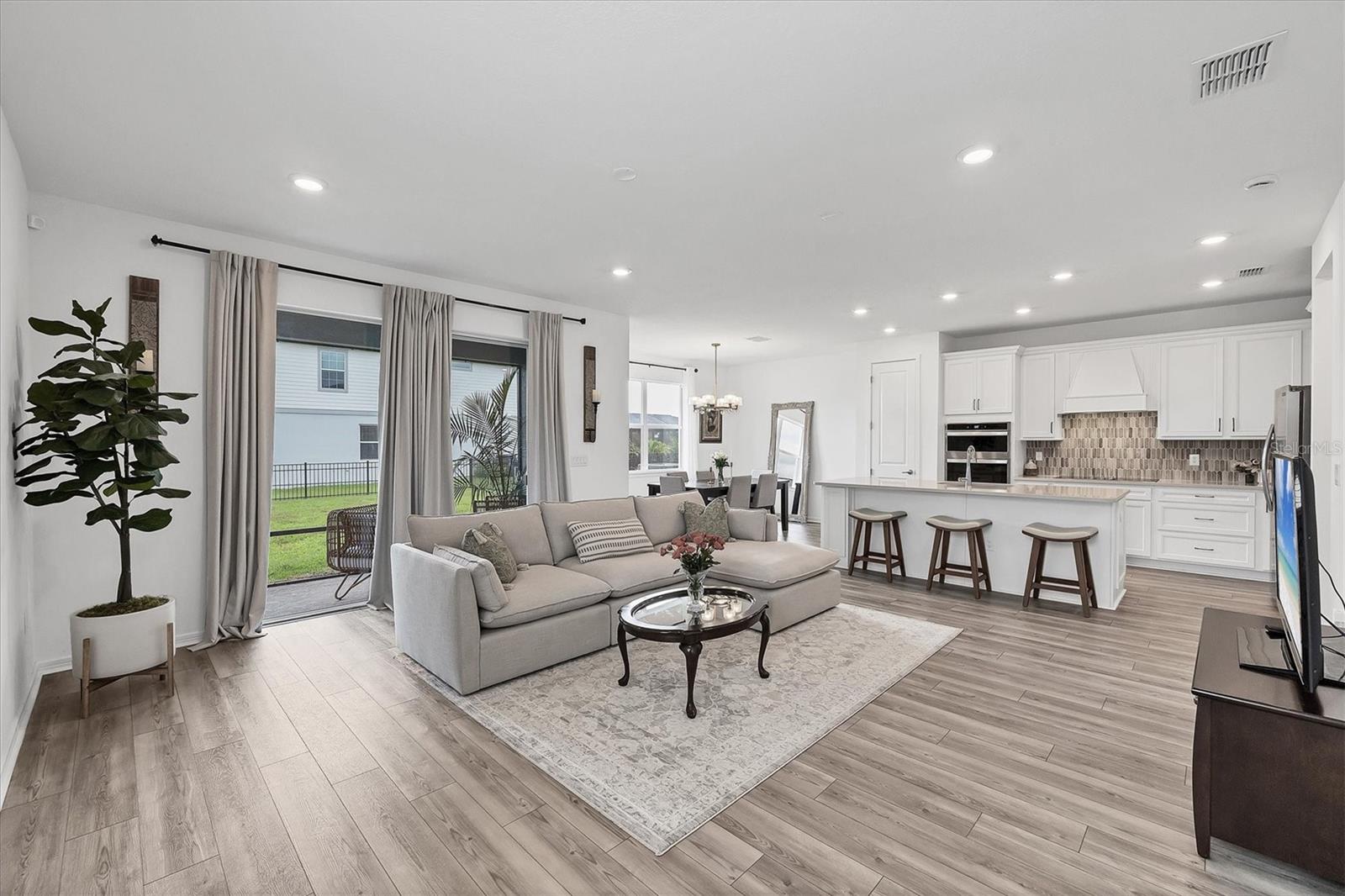 Image 5 of 58 For 9528 Lamine Way