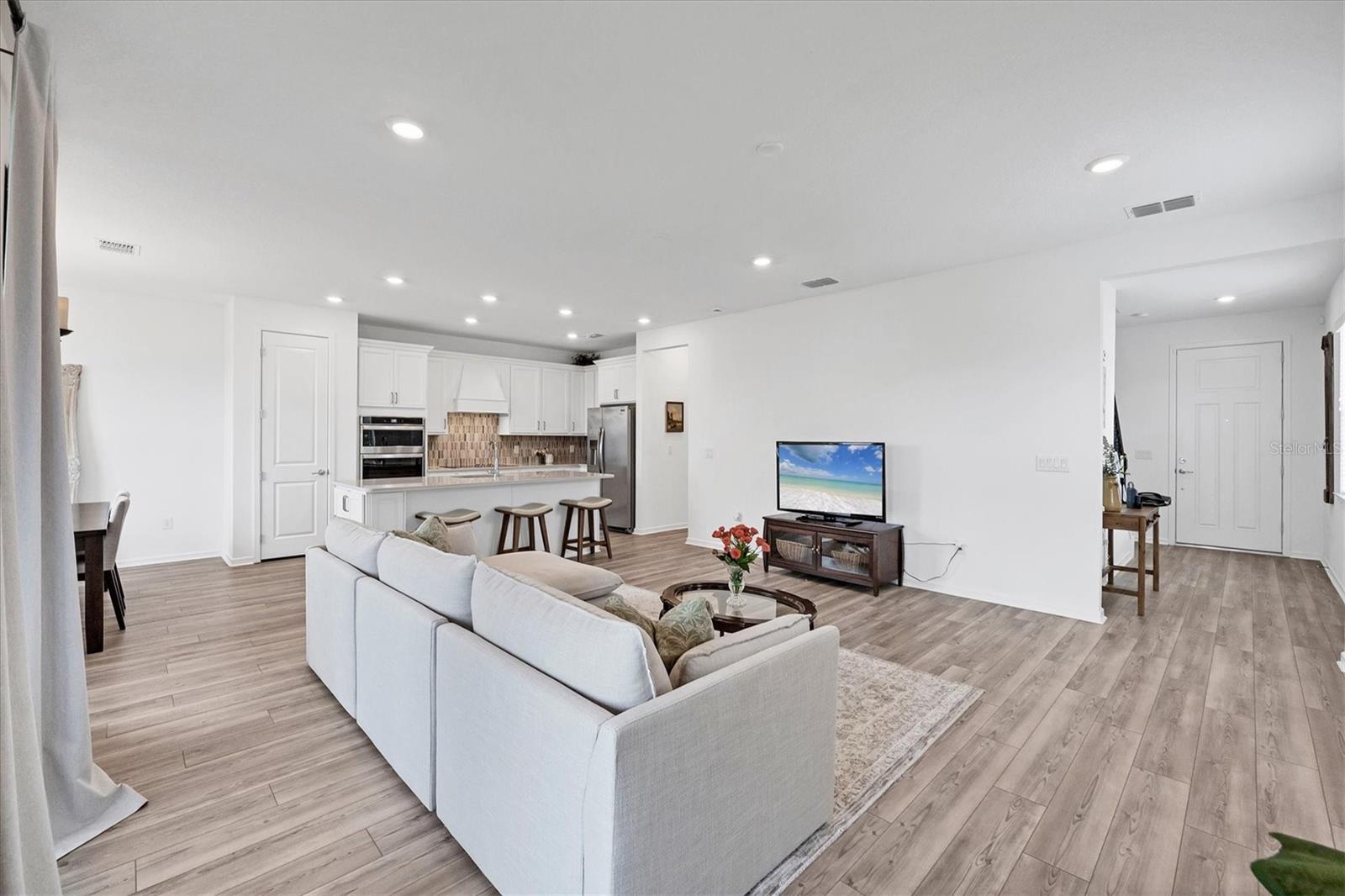 Image 8 of 58 For 9528 Lamine Way