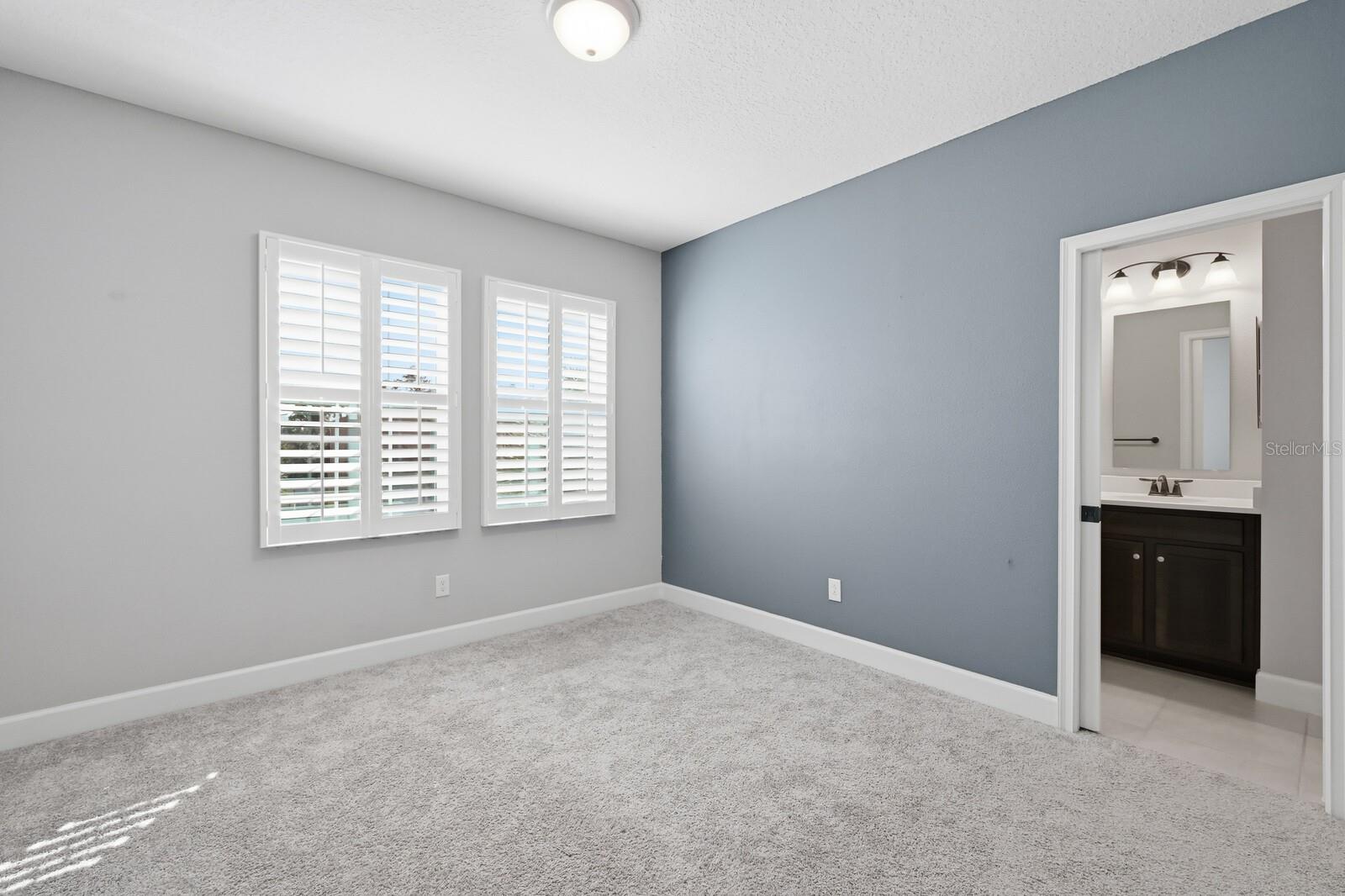 Image 32 of 45 For 5539 70th Drive E