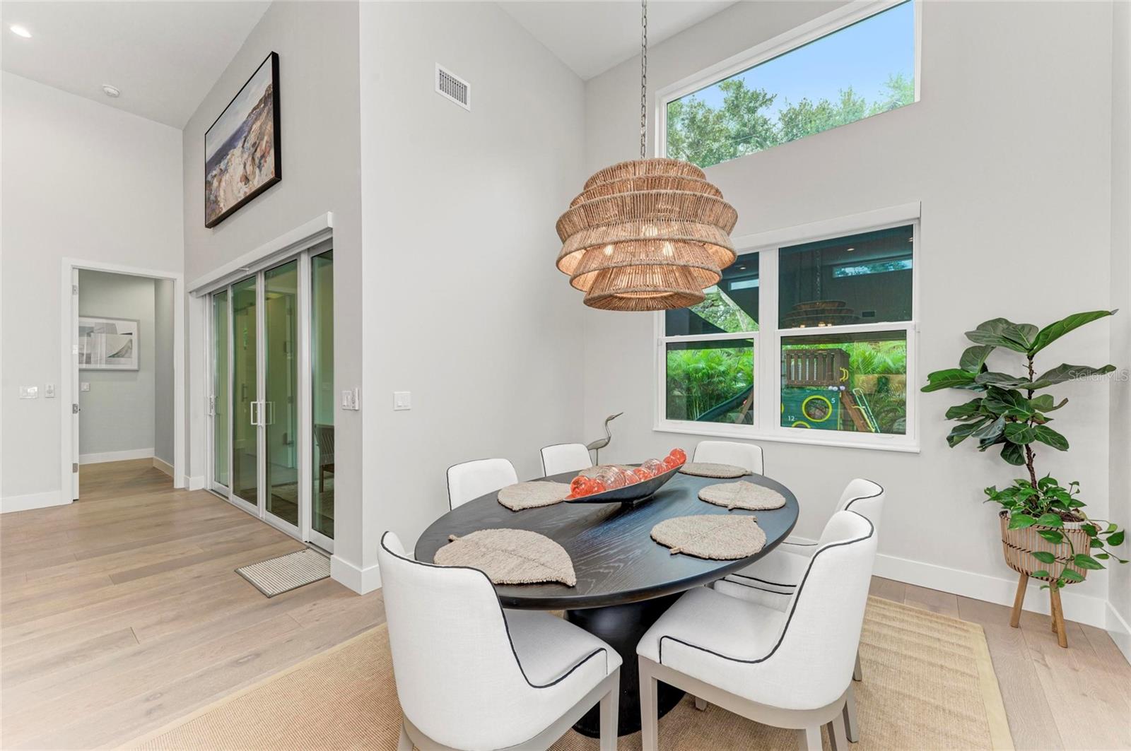 Image 16 of 67 For 2524 Arlington Street
