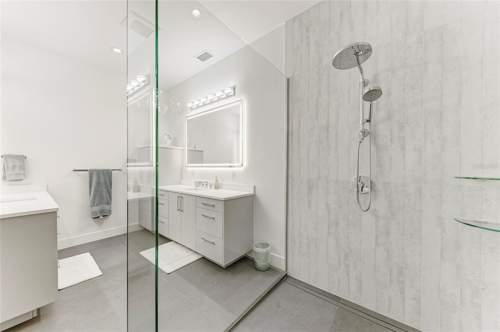 Image 36 of 67 For 2524 Arlington Street