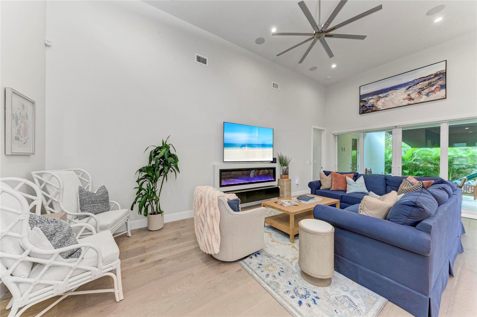 Image 9 of 67 For 2524 Arlington Street