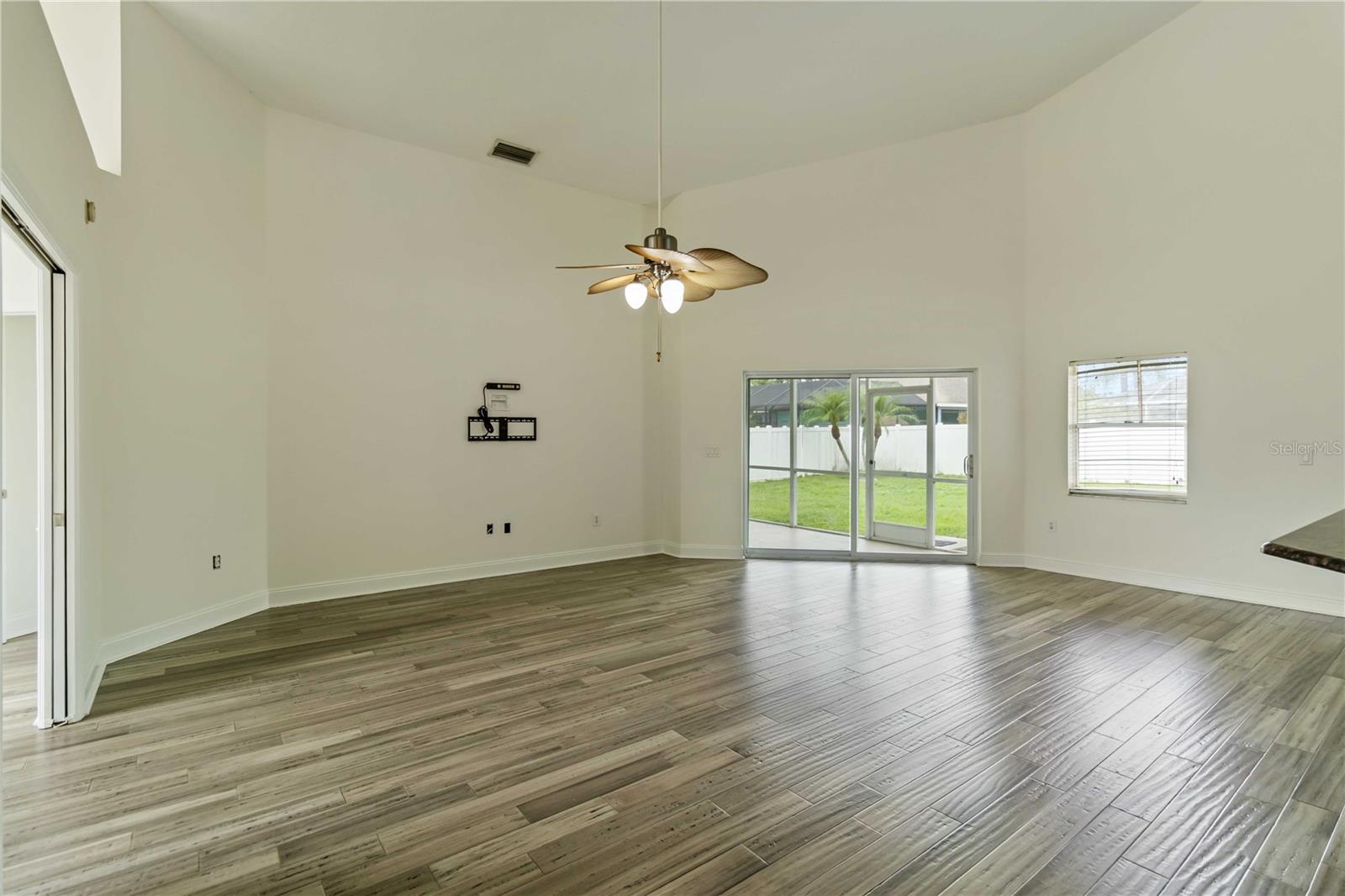 Image 17 of 48 For 7313 52nd Drive E