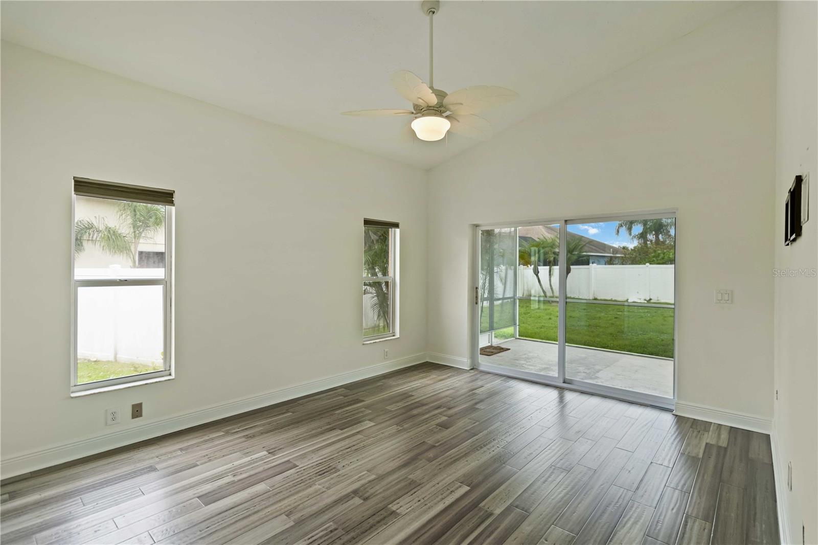 Image 23 of 48 For 7313 52nd Drive E