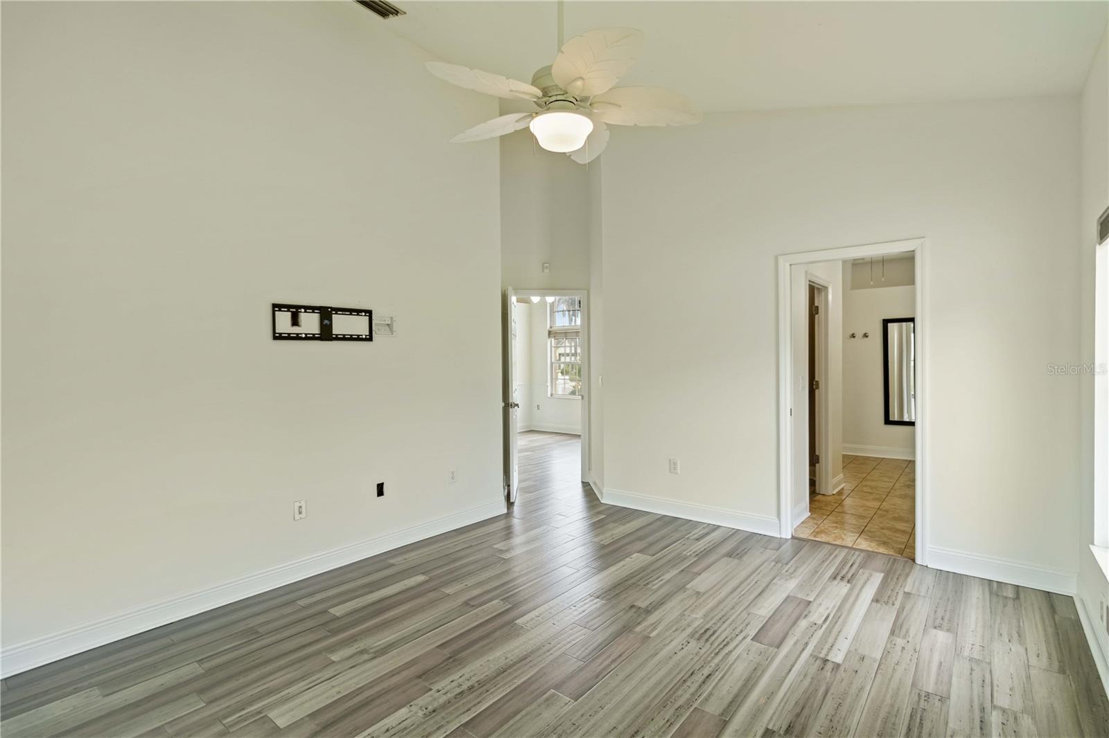 Image 24 of 48 For 7313 52nd Drive E