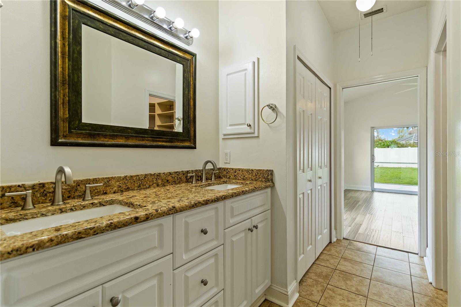 Image 28 of 48 For 7313 52nd Drive E