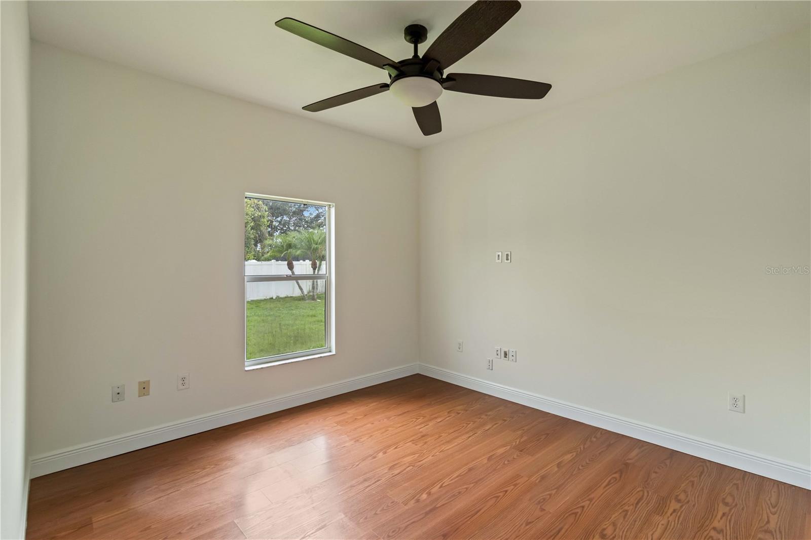 Image 33 of 48 For 7313 52nd Drive E