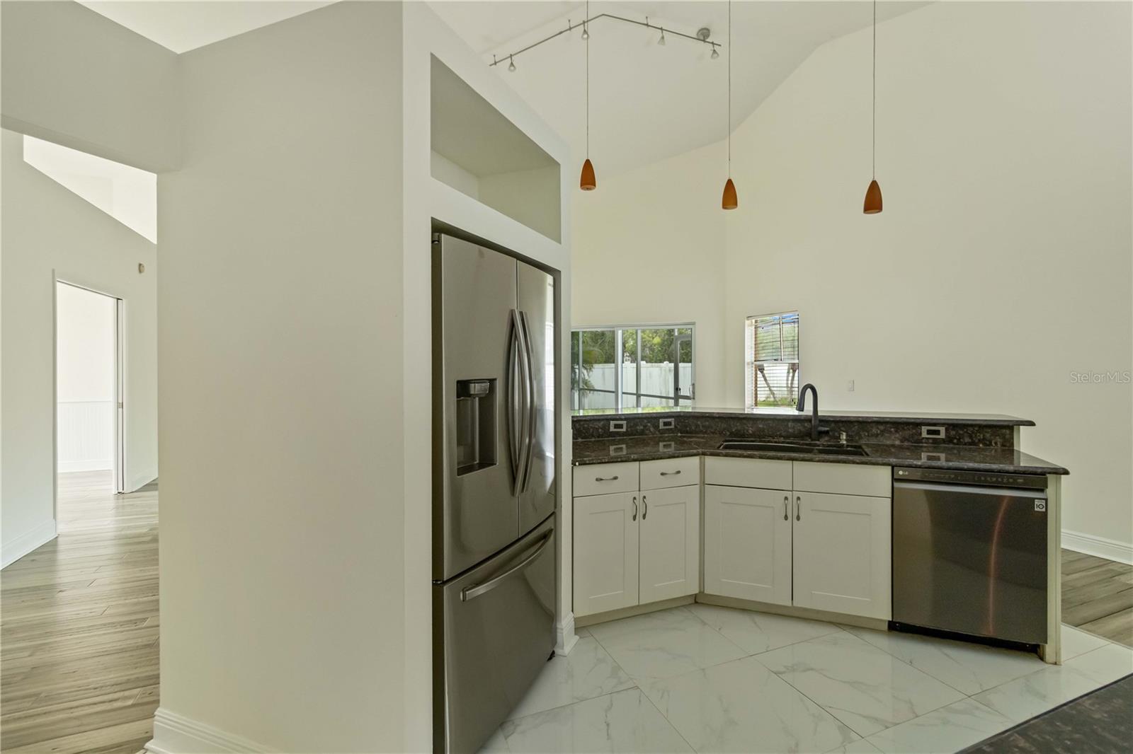 Image 9 of 48 For 7313 52nd Drive E