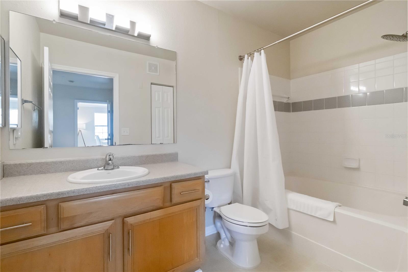 Image 17 of 41 For 1050 Villagio Circle 107