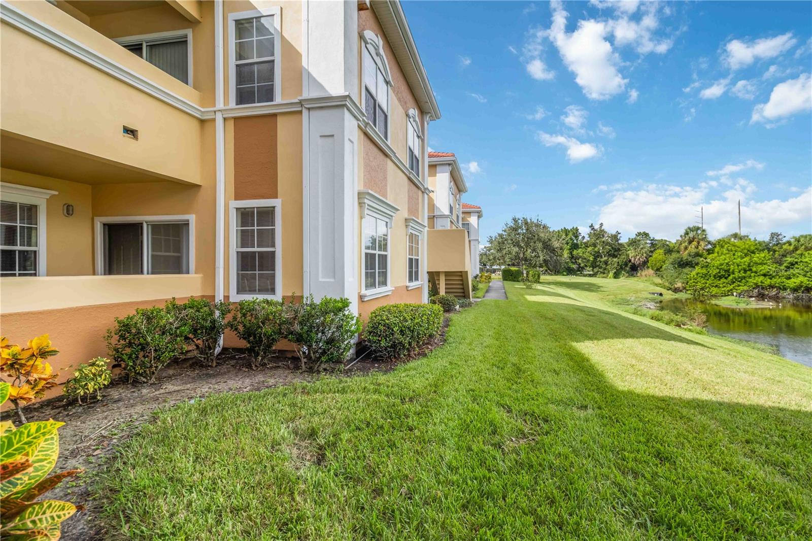 Image 29 of 41 For 1050 Villagio Circle 107