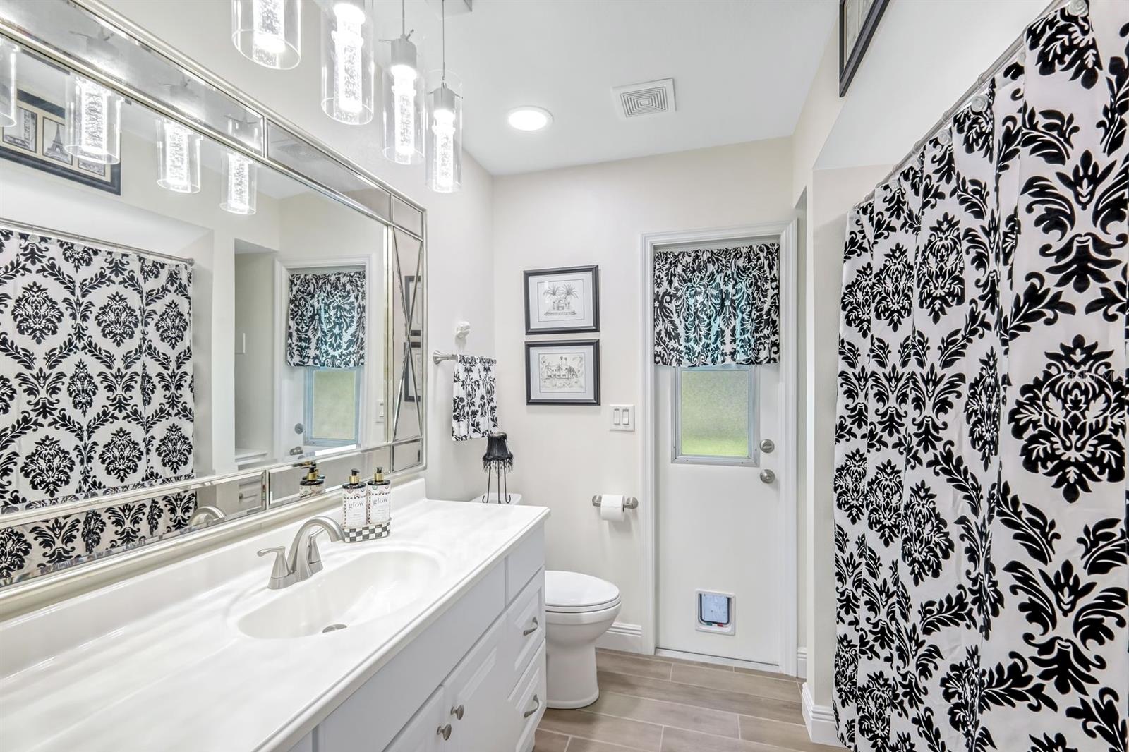 Image 17 of 28 For 18733 Macgill Avenue