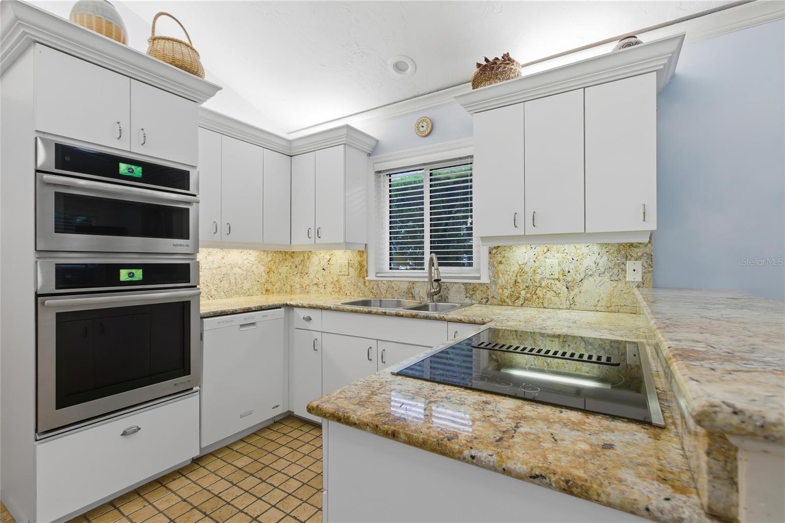 Image 11 of 58 For 8009 Bobcat Circle