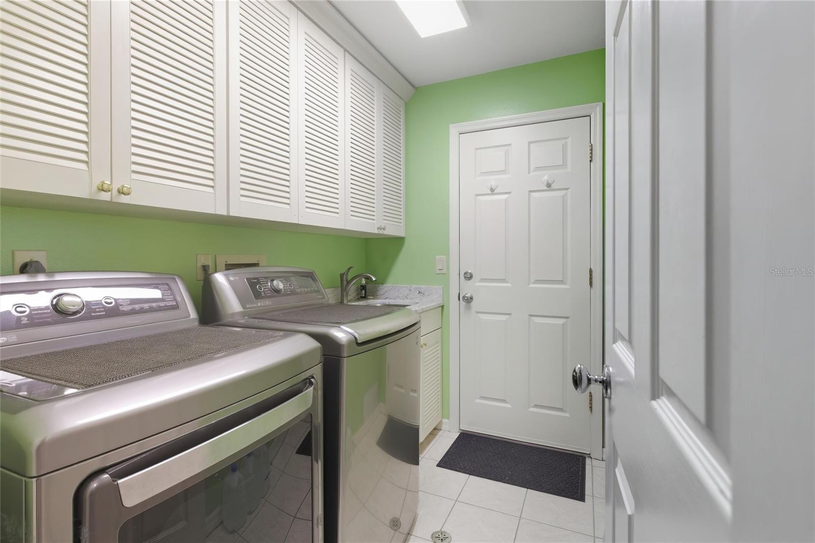 Image 32 of 58 For 8009 Bobcat Circle