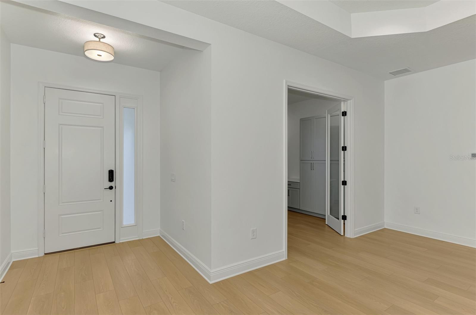 Image 12 of 92 For 21353 Holmes Circle