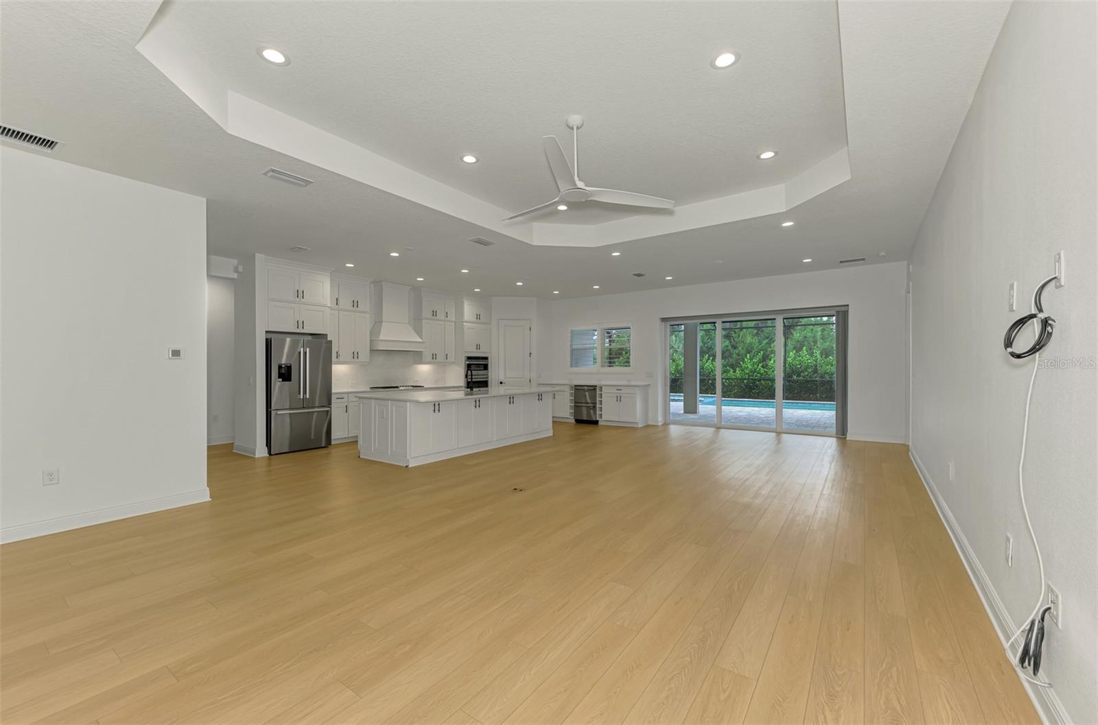 Image 13 of 92 For 21353 Holmes Circle