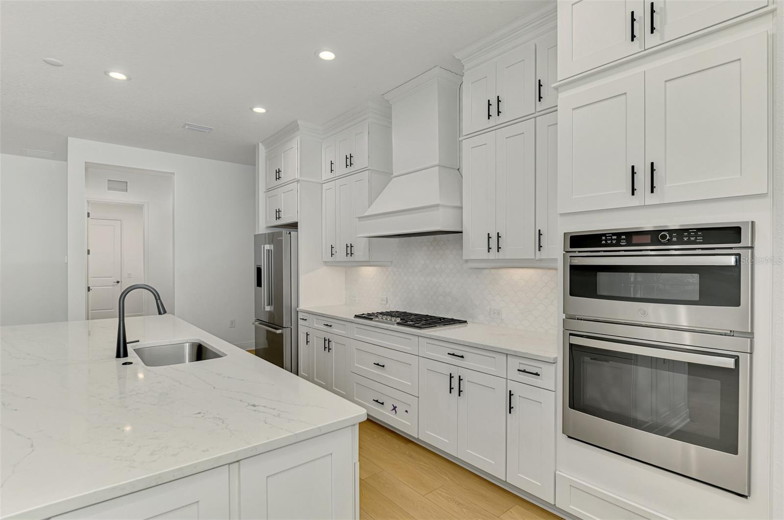 Image 22 of 92 For 21353 Holmes Circle