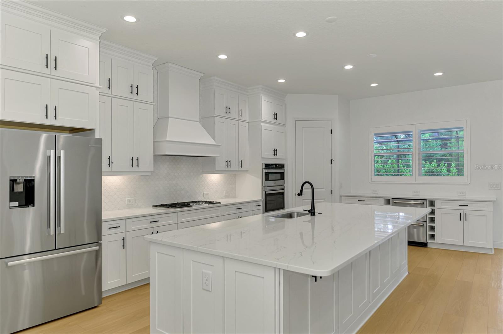 Image 23 of 92 For 21353 Holmes Circle