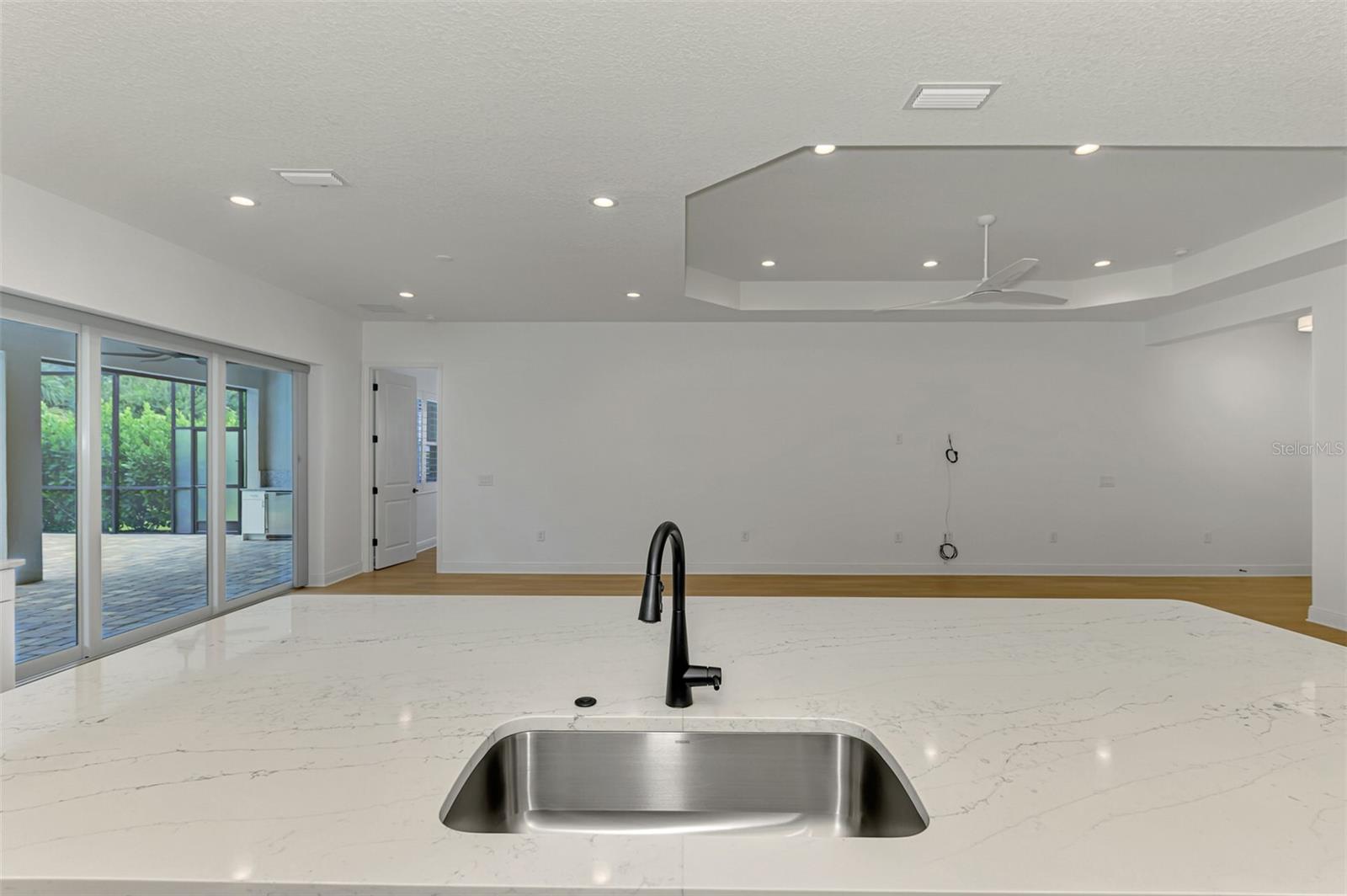 Image 26 of 92 For 21353 Holmes Circle