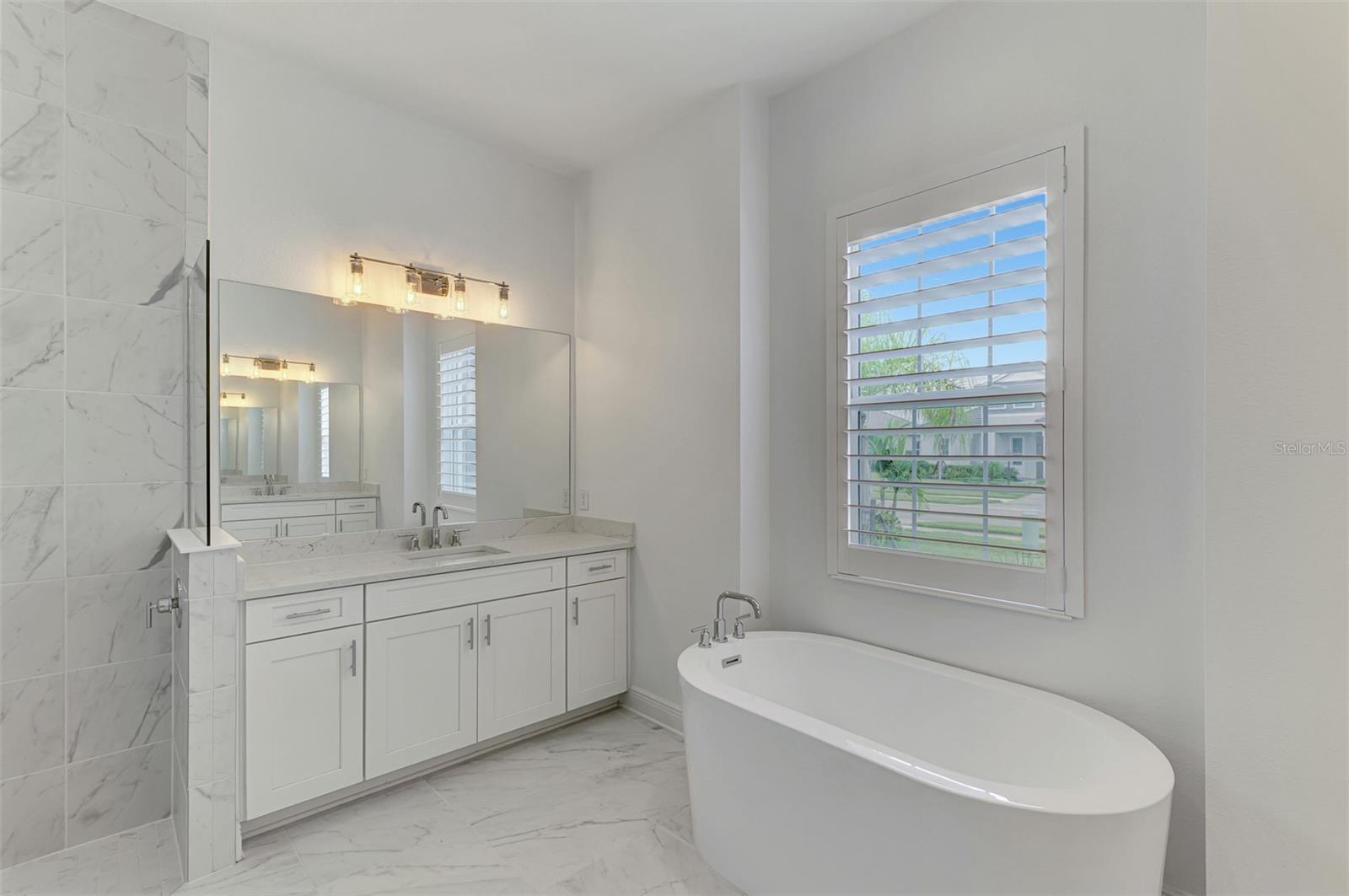 Image 37 of 92 For 21353 Holmes Circle