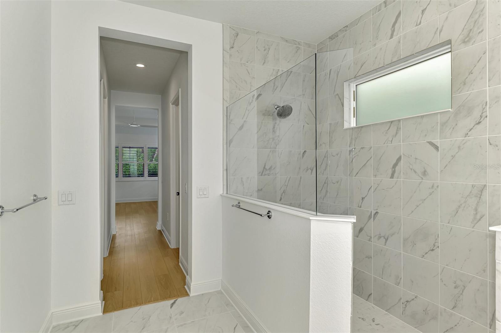 Image 39 of 92 For 21353 Holmes Circle