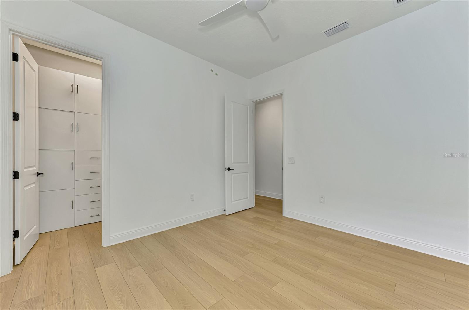 Image 47 of 92 For 21353 Holmes Circle