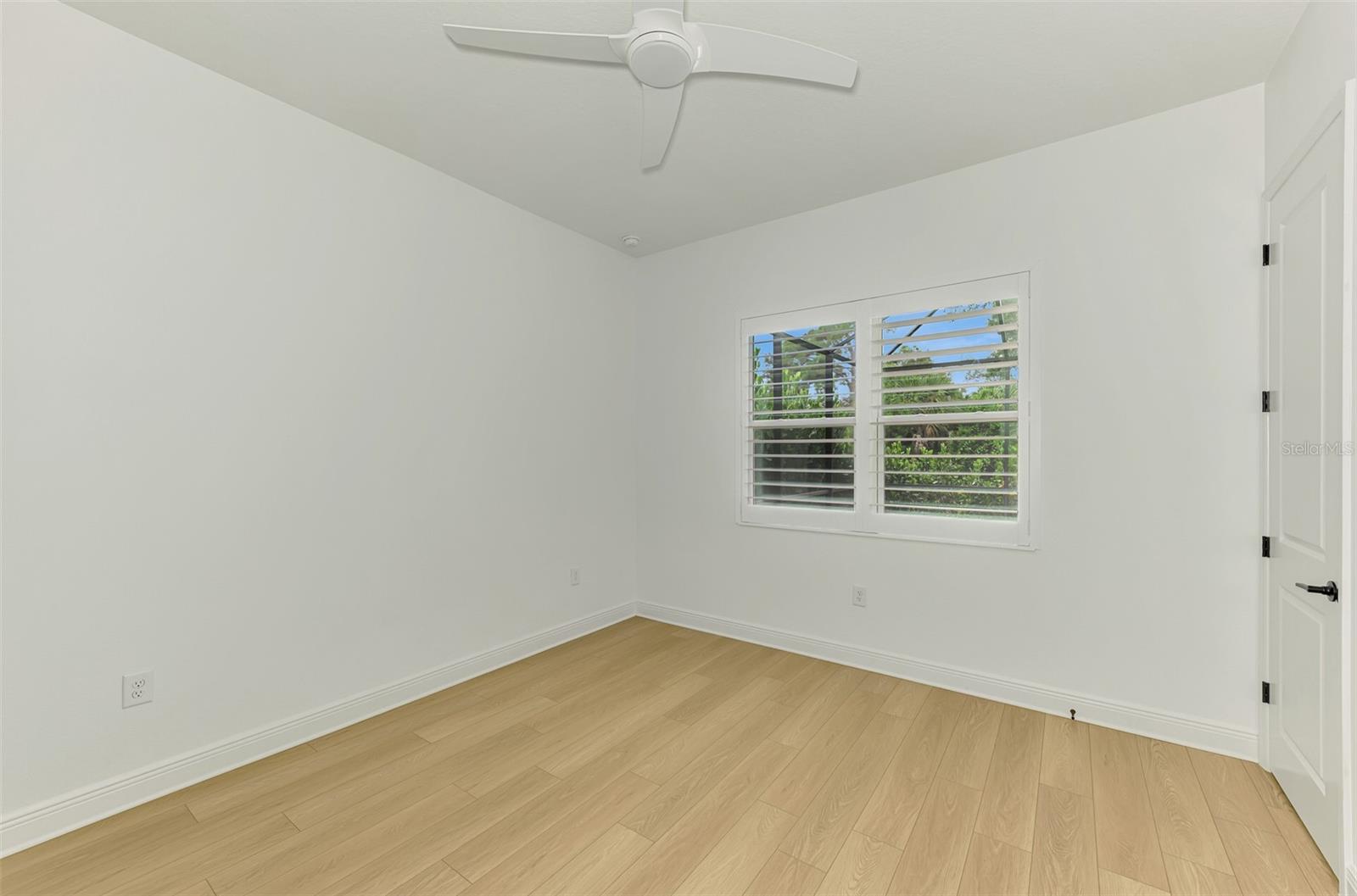 Image 50 of 92 For 21353 Holmes Circle